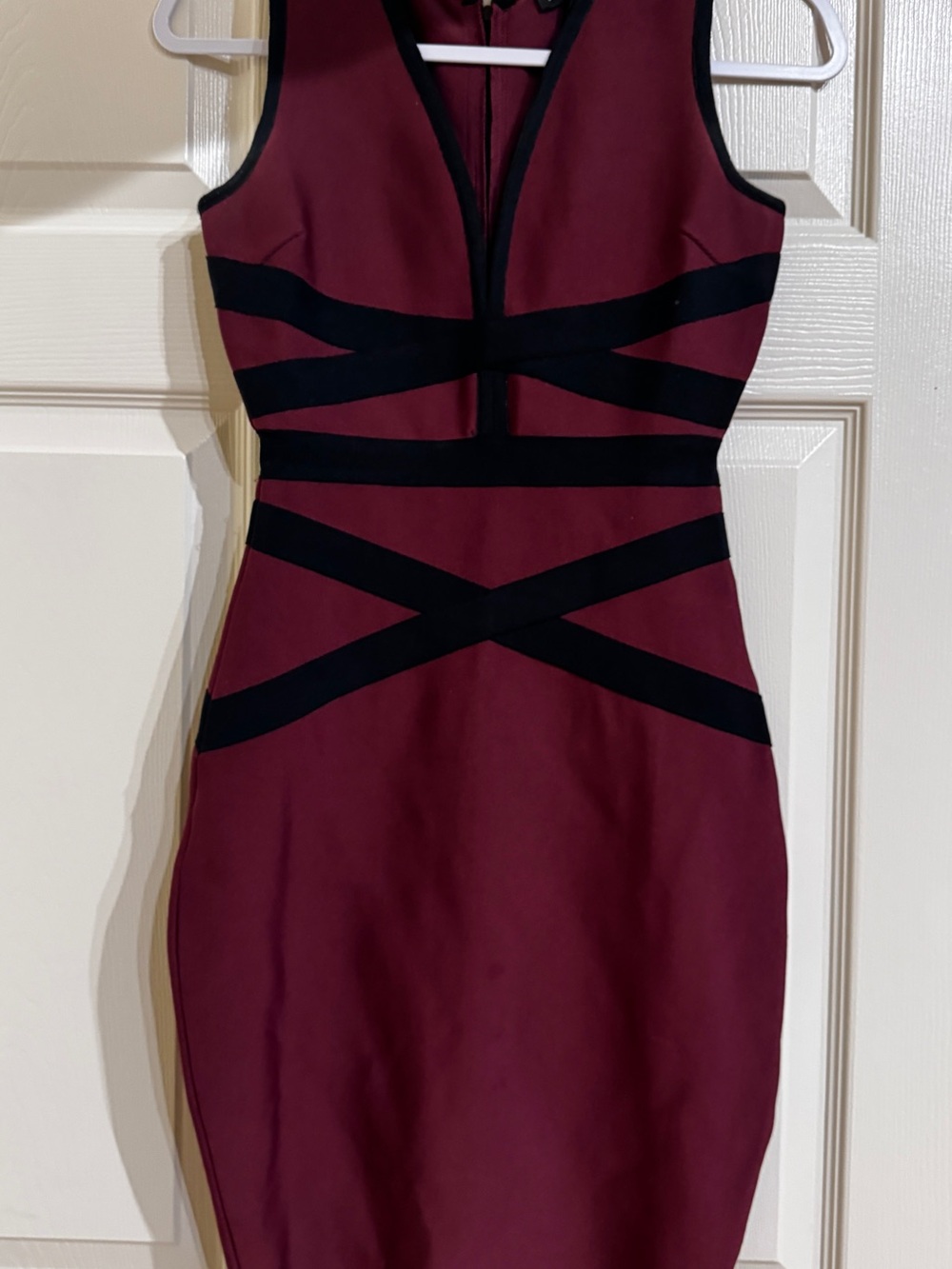 Women's Burgundy and Black Sleeveless Sheath Dress